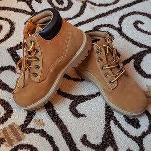 Hiking Boots ~ suede ~ Levi's